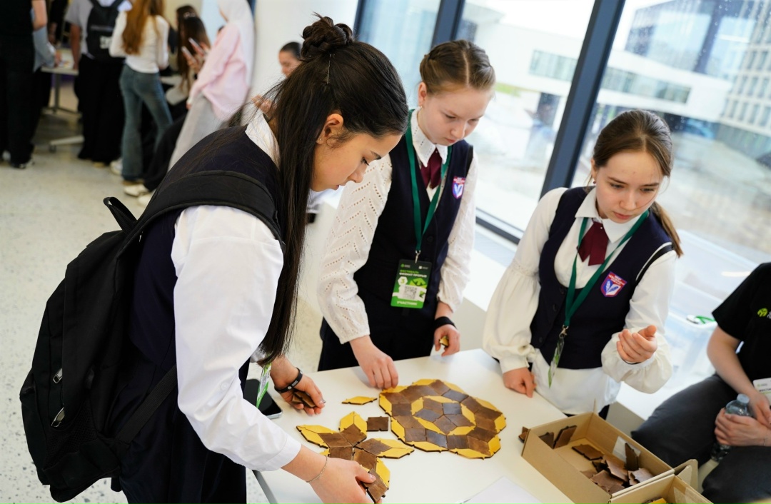 Формулы, лабиринты, шахматы и «хищник-жертва»