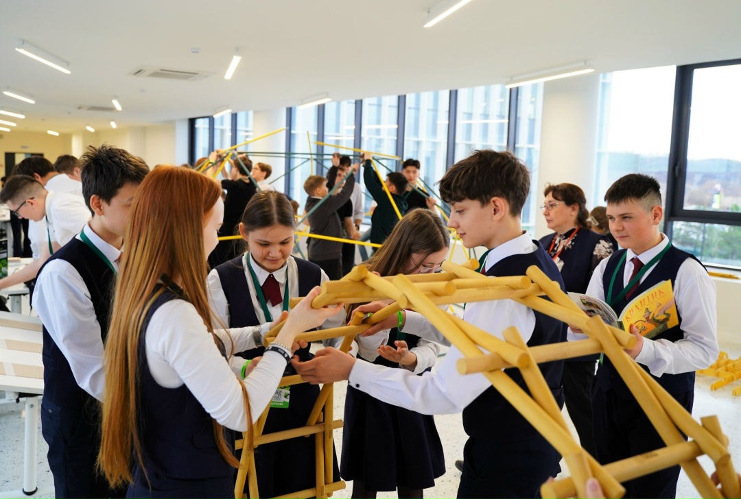 Формулы, лабиринты, шахматы и «хищник-жертва»