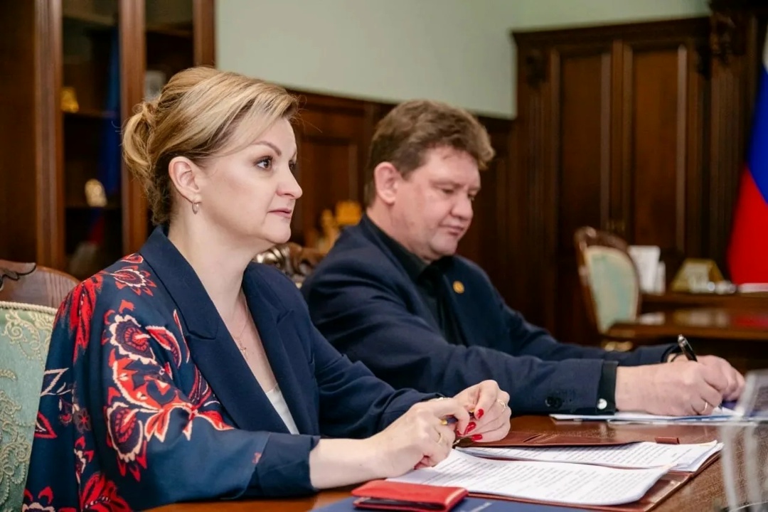 Руководитель Центрального МТУ по надзору за ЯРБ Алексей Соколов и Руководитель Луганского управления Ростехнадзора Татьяна Лисюткина провели встречу с Главой…