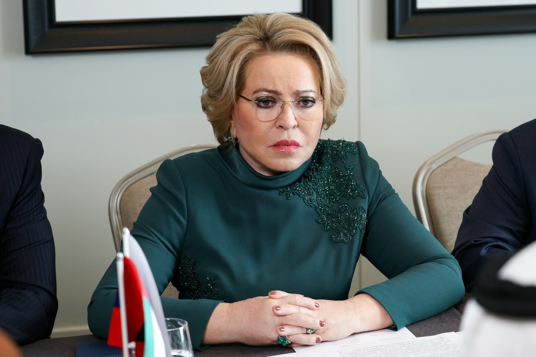 Председатель Совета Федерации Валентина Матвиенко встретилась с Председателем Федерального национального совета ОАЭ Сакром Гоббашем на полях 152-й Ассамблеи…