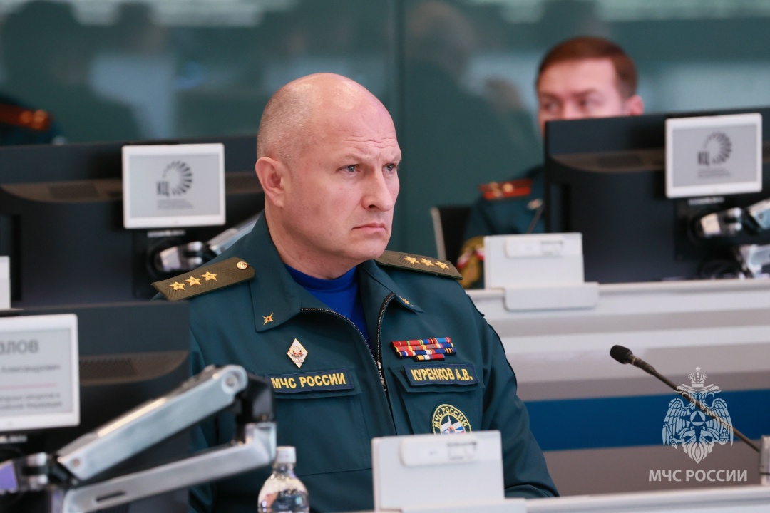 Глава МЧС России провел первое заседание правкомиссии по ликвидации последствий паводков в Дагестане и Чечне.
