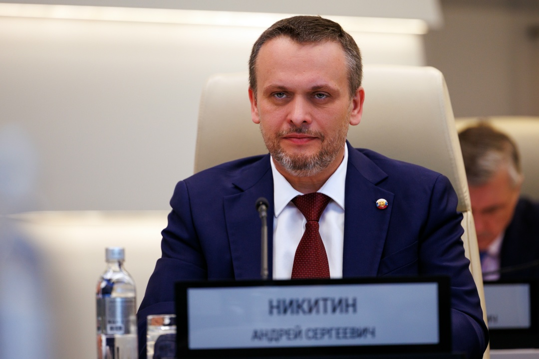 Виталий Савельев провел заседание правкомиссии для координации работ по ликвидации последствий ЧС, вызванной крушением танкеров в Керченском проливе.