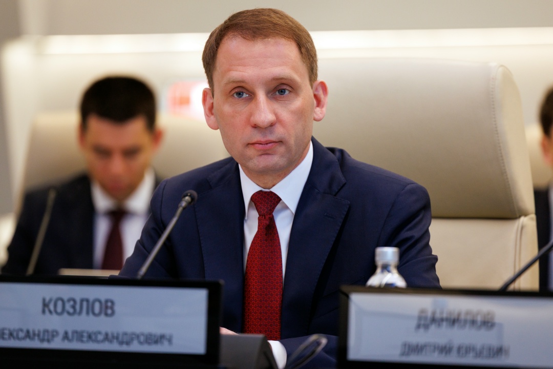 Виталий Савельев провел заседание правкомиссии для координации работ по ликвидации последствий ЧС, вызванной крушением танкеров в Керченском проливе.