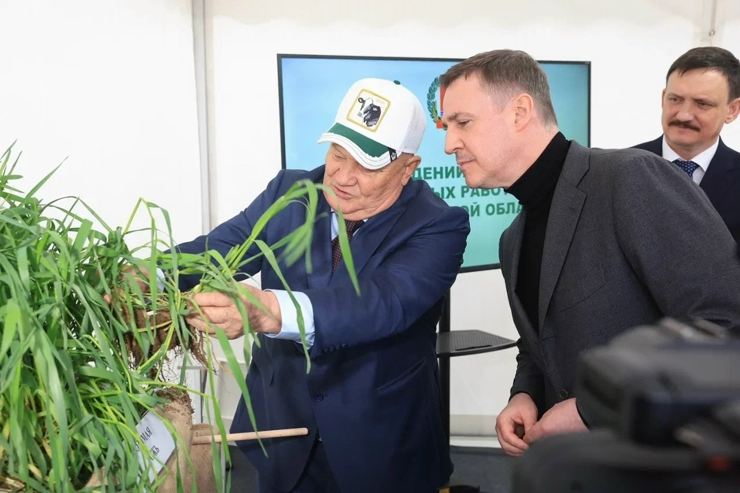 Дмитрий Патрушев провел встречу с главой Волгоградской области Андреем Бочаровым.