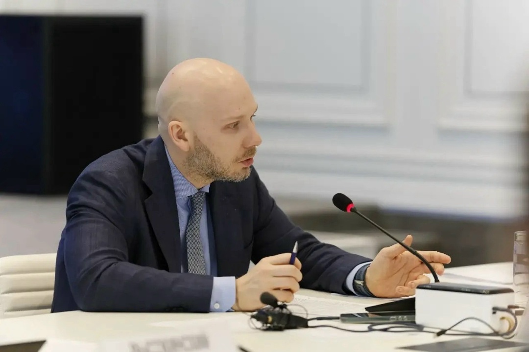 Совершенствование системы лицензирования деятельности по управлению многоквартирными домами обсудили в Минстрое России