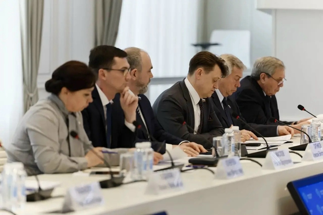 Совершенствование системы лицензирования деятельности по управлению многоквартирными домами обсудили в Минстрое России