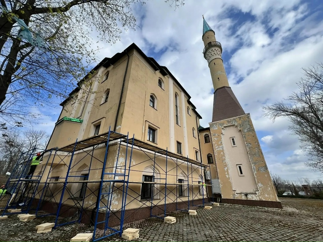 В двух ранее прифронтовых районах Донецка начинается восстановление Свято-Иверского женского монастыря и Соборной мечети