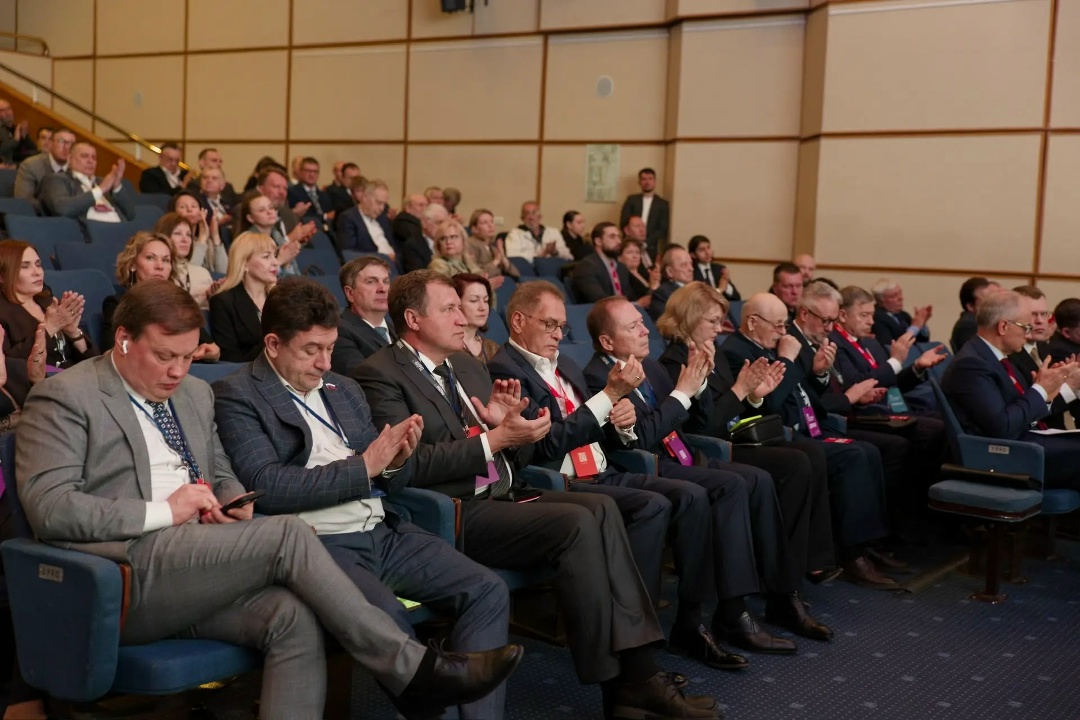 В двух ранее прифронтовых районах Донецка начинается восстановление Свято-Иверского женского монастыря и Соборной мечети