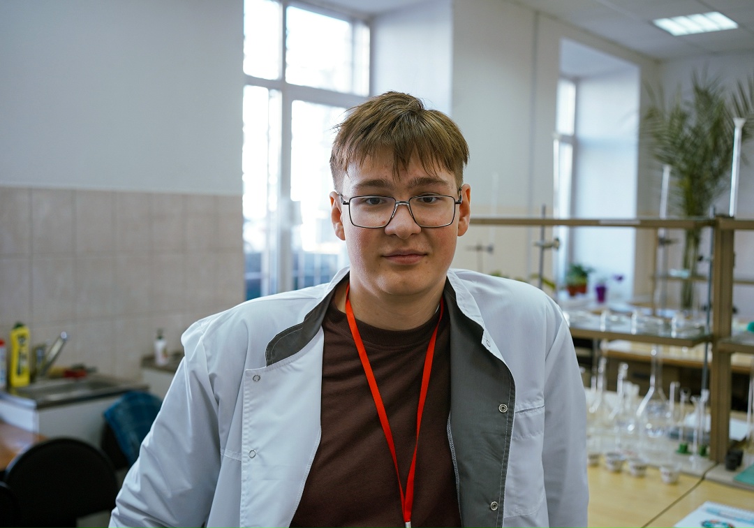 Флотация сульфидных руд, металлографический анализ и техносферная безопасность — обычное расписание для учеников нашего профориентационного «Полюс-класса»