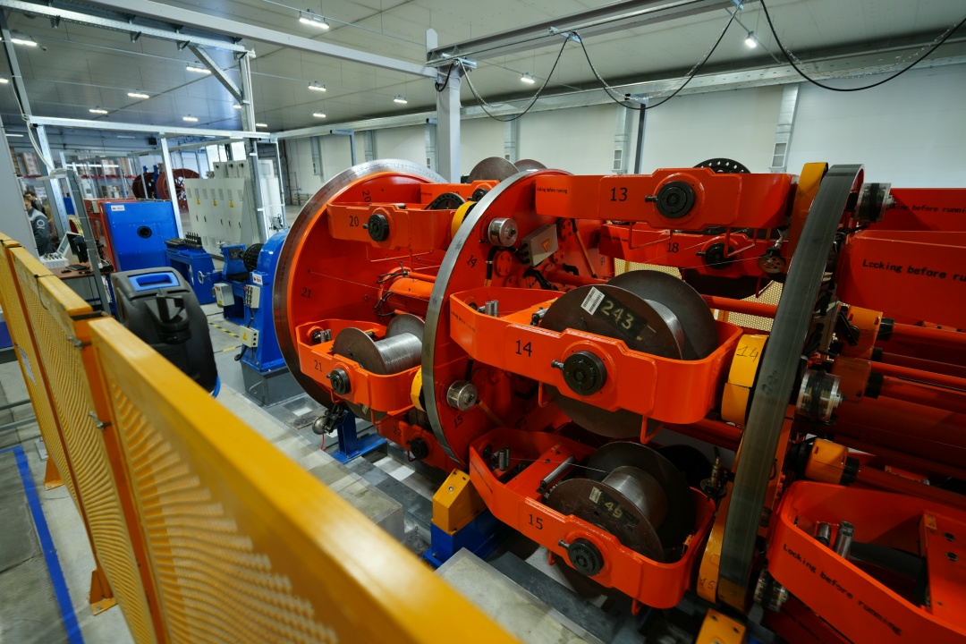 Под водой как посуху! Группа «Инкаб» в Пермском крае наладила промышленный выпуск компонента подводного волоконно-оптического кабеля.