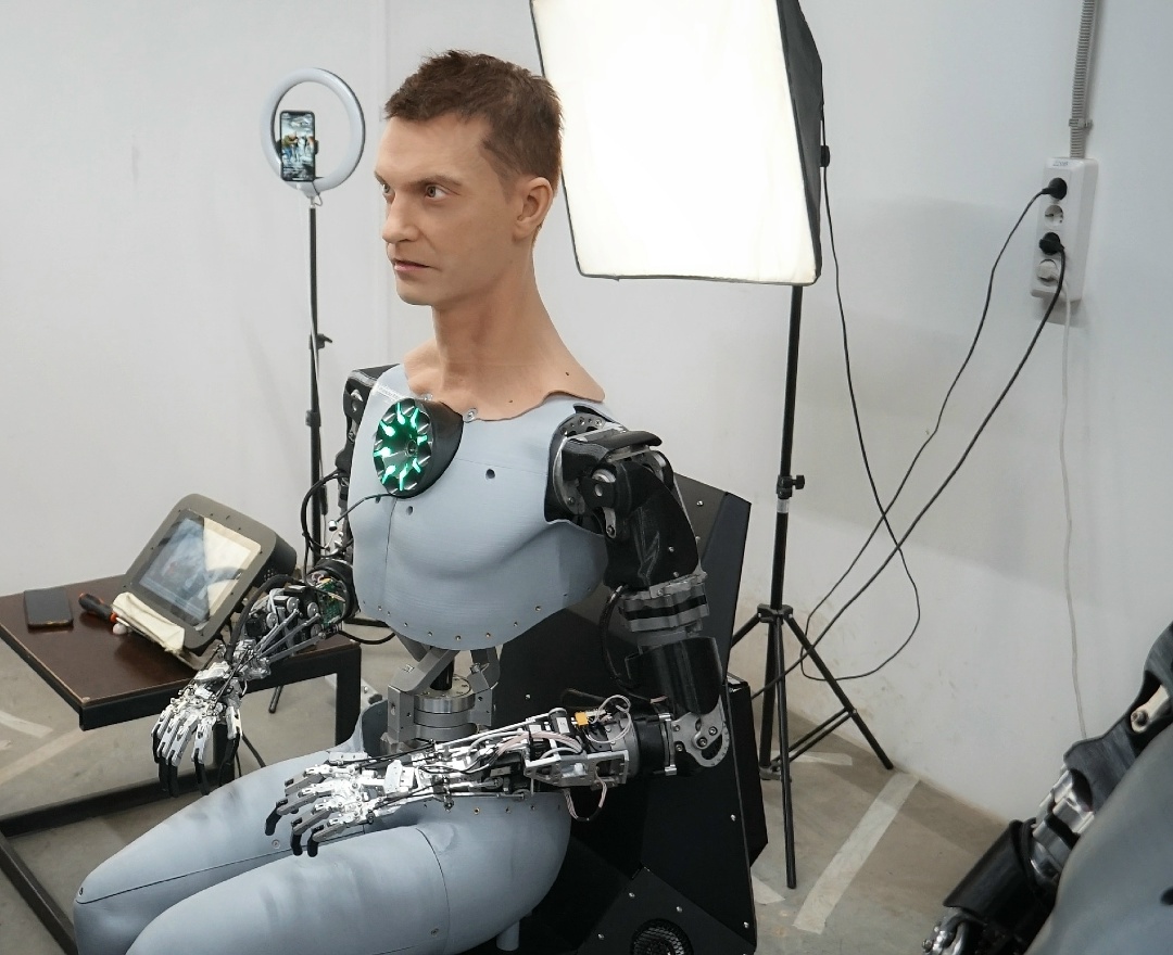 На завод! Что общего между Краснокамской фабрикой деревянной игрушки, обувной фабрикой «Трек» и компанией «Промобот»?