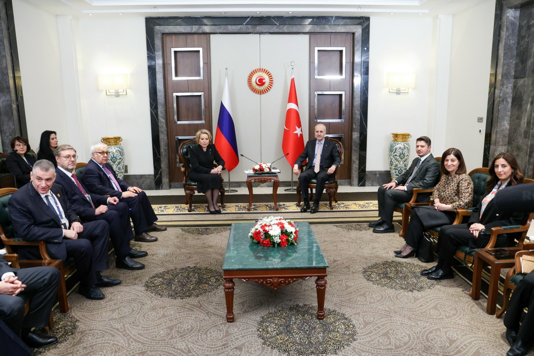 «На полях» 152-й Ассамблеи Межпарламентского союза в Стамбуле Председатель Совета Федерации Валентина Матвиенко провела встречу с главой Великого национального…