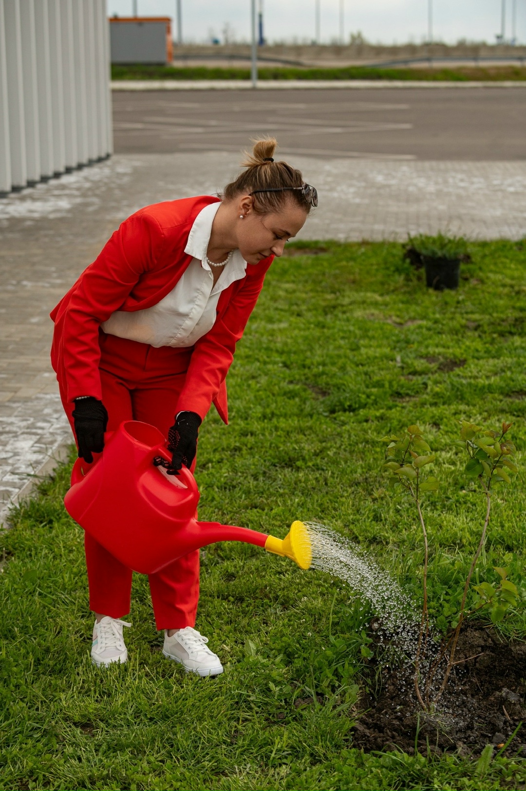 «Чисто. Весна» в Краснодаре Жители кубанской столицы поддержали зелёную инициативу ЛУКОЙЛа — в год 35-летия Компании посадить 35 тысяч деревьев.