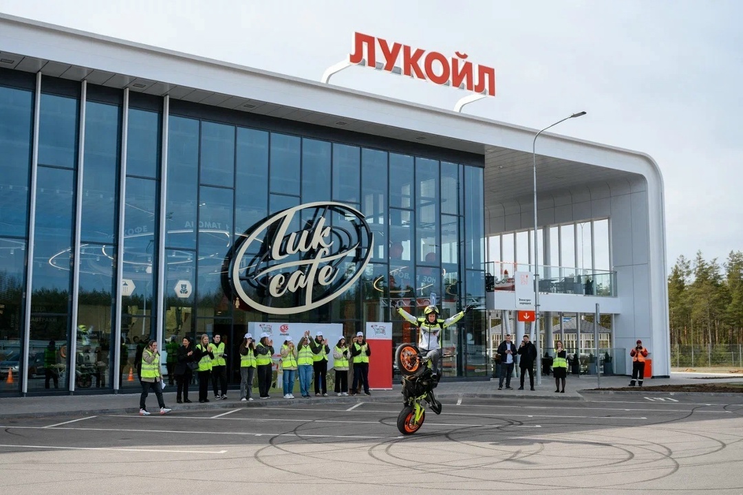 В Санкт-Петербурге «Чисто. Весна» — виртуозная акция!