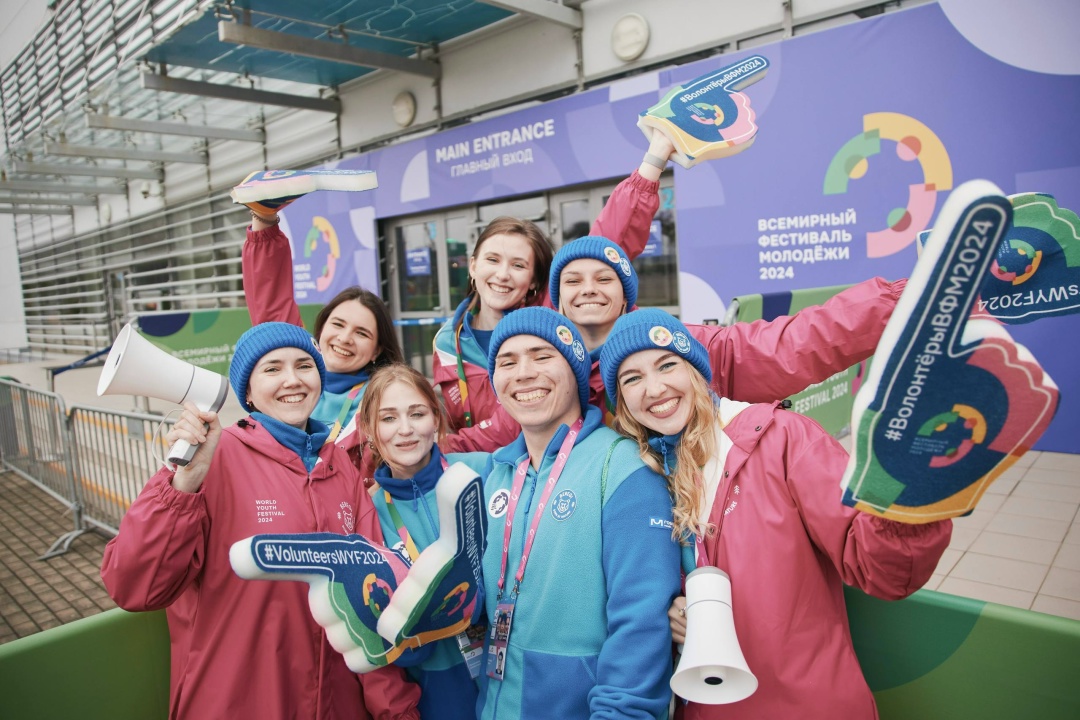 Дмитрий Чернышенко: Более 20 тыс. человек подали заявки в волонтерский корпус Международного фестиваля молодежи.