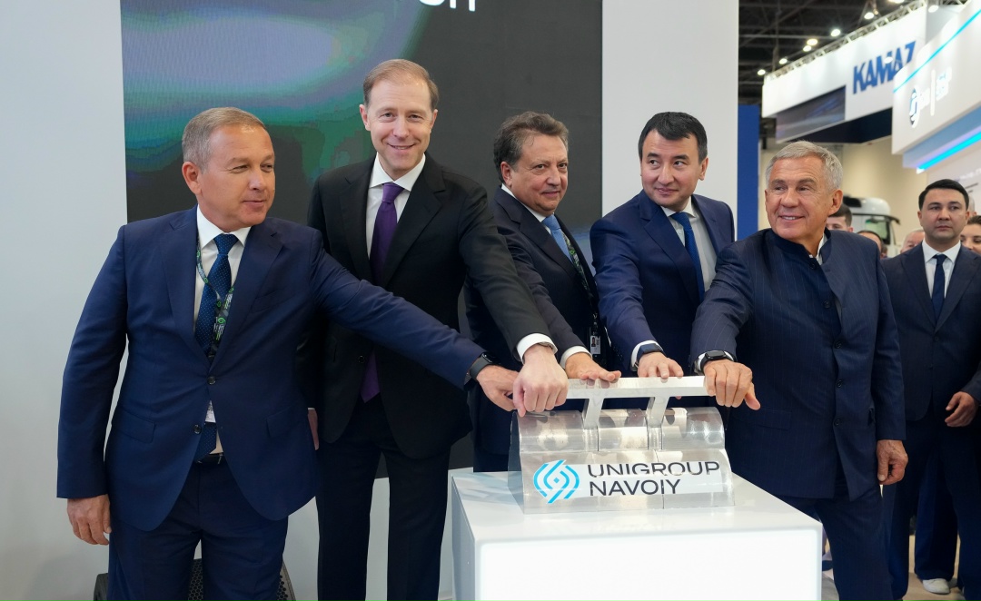 Денис Мантуров принял участие в международной промышленной выставке «Иннопром. Центральная Азия».