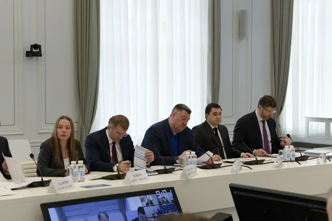 В Минстрое России прошло еженедельное оперативное совещание под председательством Министра строительства и ЖКХ РФ Ирека Файзуллина