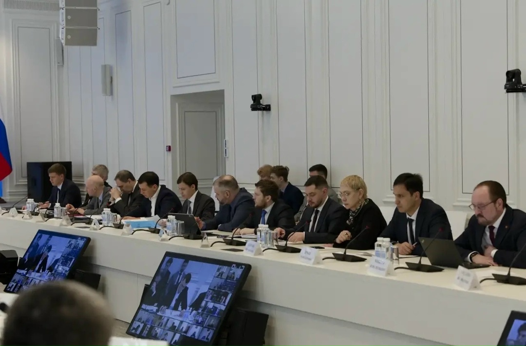 В Минстрое России прошло еженедельное оперативное совещание под председательством Министра строительства и ЖКХ РФ Ирека Файзуллина