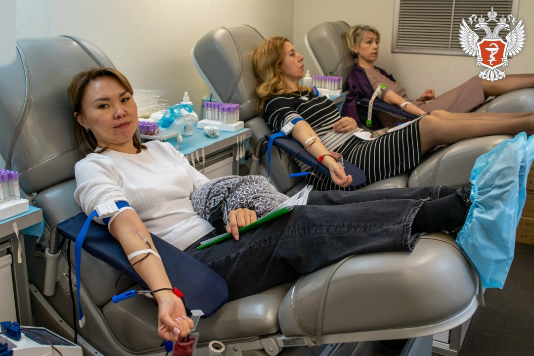 Михаил Мурашко принял участие в донорской акции в Национальный день донора крови в России