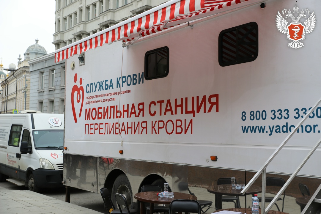 Михаил Мурашко принял участие в донорской акции в Национальный день донора крови в России