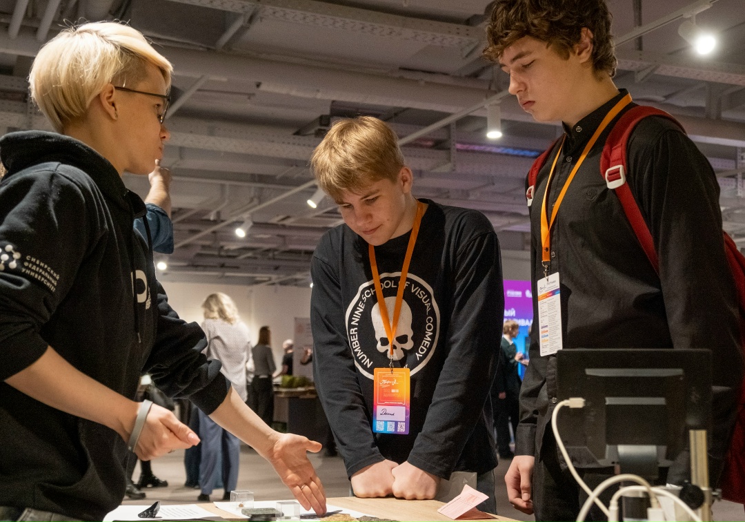 На днях в Национальном центре «Россия» в Красноярске прошел XVI Межрегиональный профориентационный фестиваль «ПрофYESиЯ» и более 450 школьников и студентов…