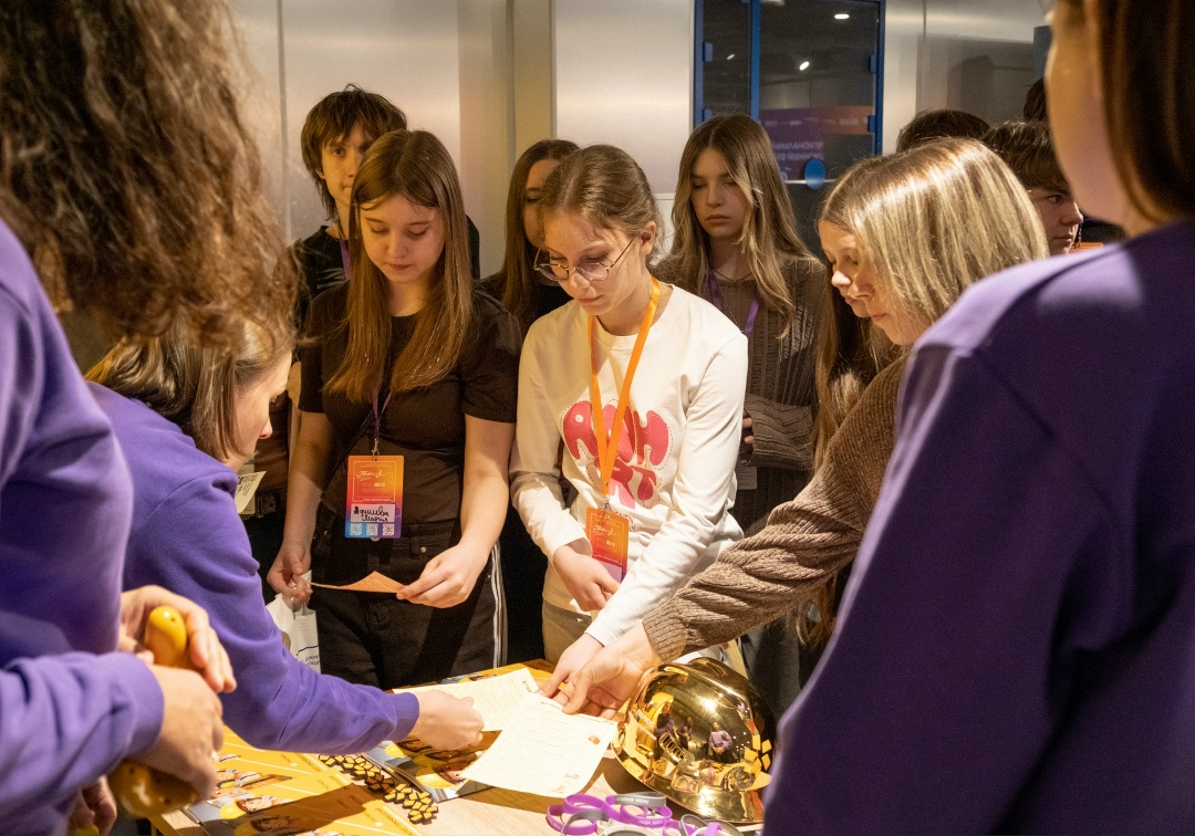 На днях в Национальном центре «Россия» в Красноярске прошел XVI Межрегиональный профориентационный фестиваль «ПрофYESиЯ» и более 450 школьников и студентов…