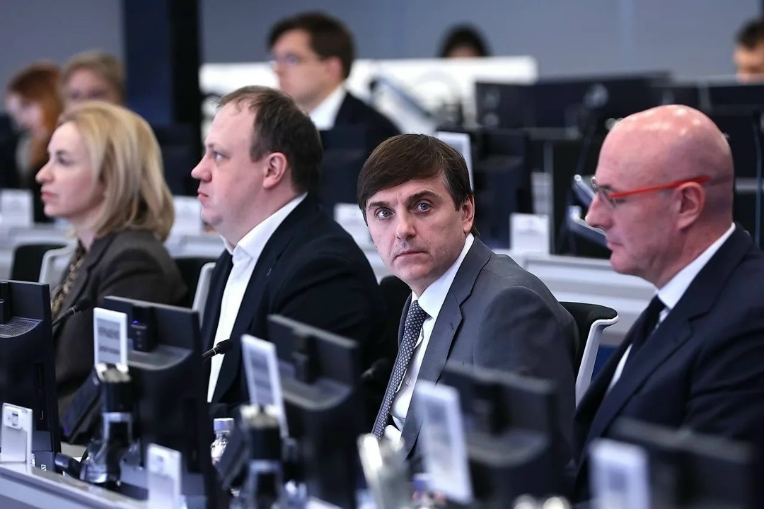 Дмитрий Чернышенко и Сергей Кравцов дали старт Всероссийской олимпиаде по искусственному интеллекту 2026.