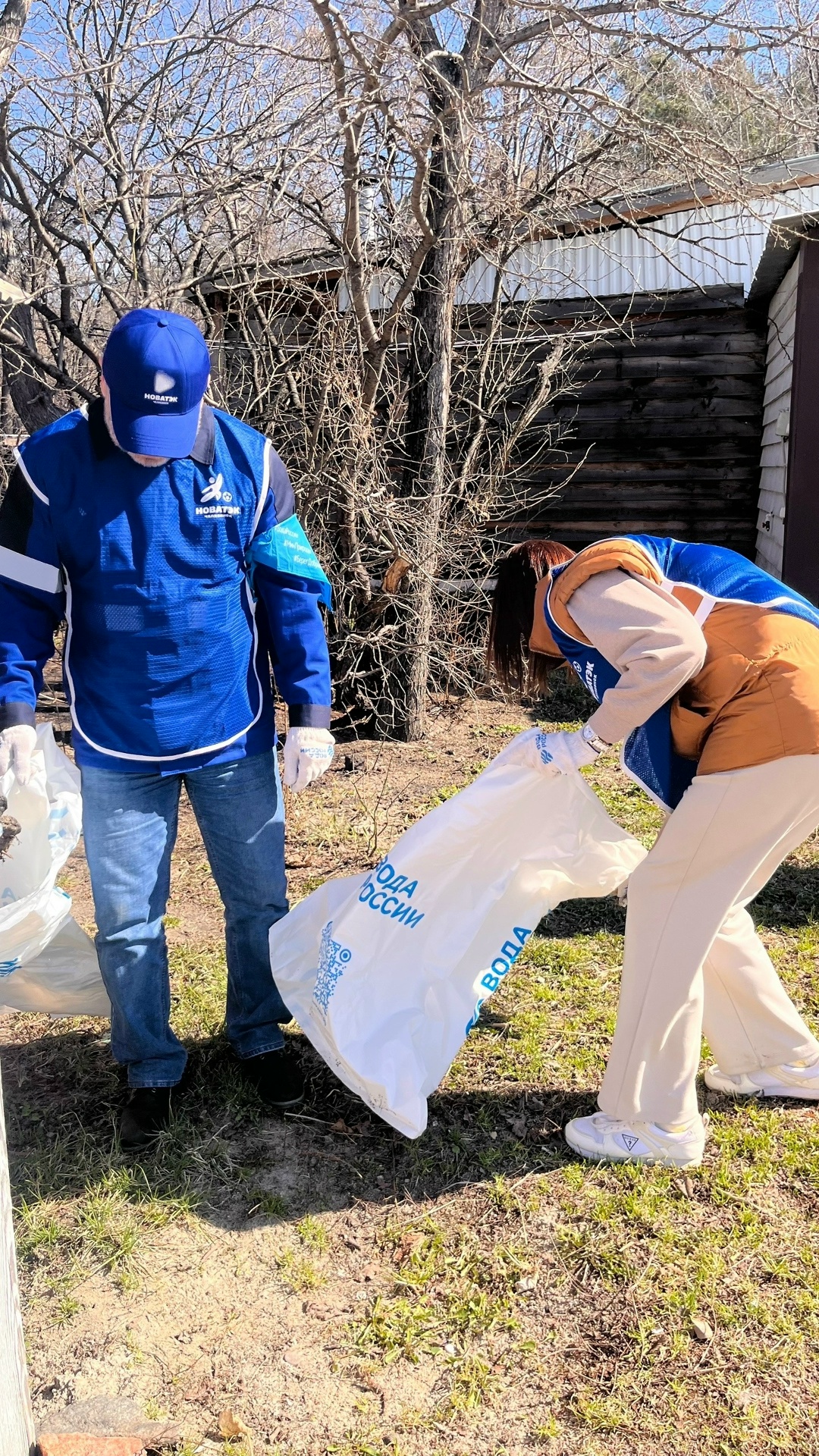 Сотрудники «НОВАТЭК-Челябинск» присоединились к масштабному субботнику на берегу Шершнёвского водохранилища