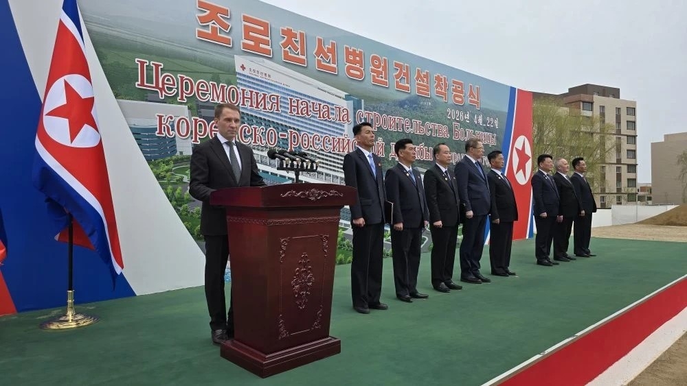 Россия и КНДР начали строительство больницы в Вонсане.