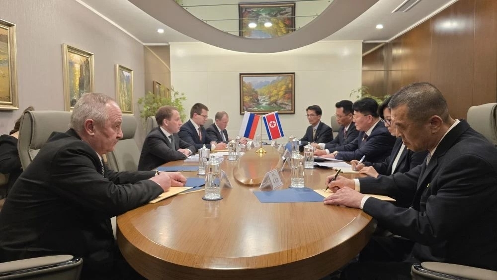 Россия и КНДР начали строительство больницы в Вонсане.