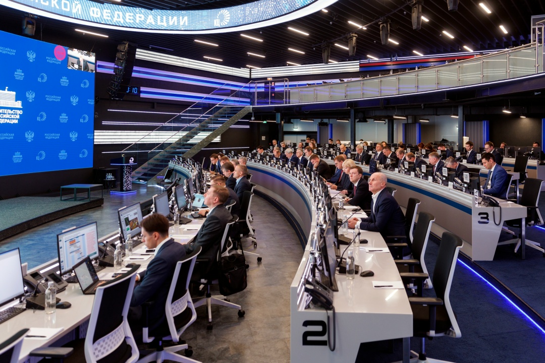 Виталий Савельев провел совещание по реализации проекта строительства высокоскоростной магистрали Москва – Санкт-Петербург.