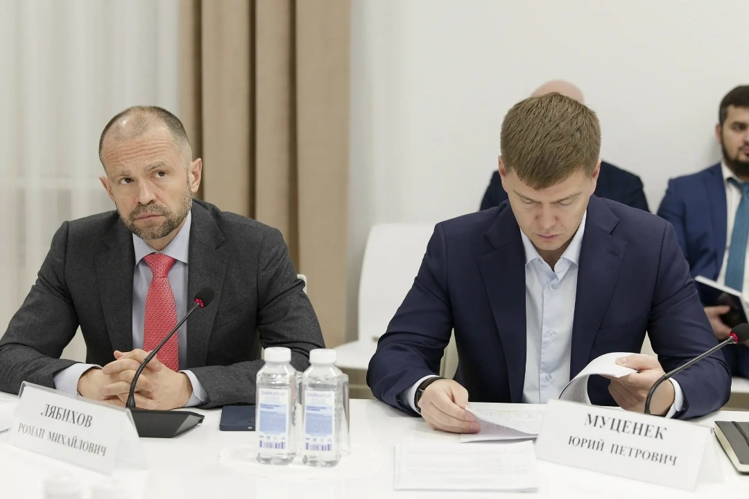 Глава Минстроя России Ирек Файзуллин провел еженедельное совещание с регионами и главными распорядителями бюджетных средств (ГРБС)