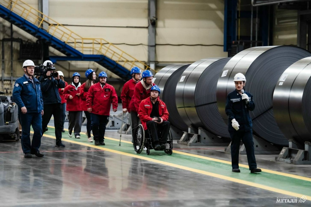 Металлургия, открытая для всех ММК совместно с фондом «Защитники Отечества» организовали экскурсию на промплощадку для ветеранов специальной военной операции…