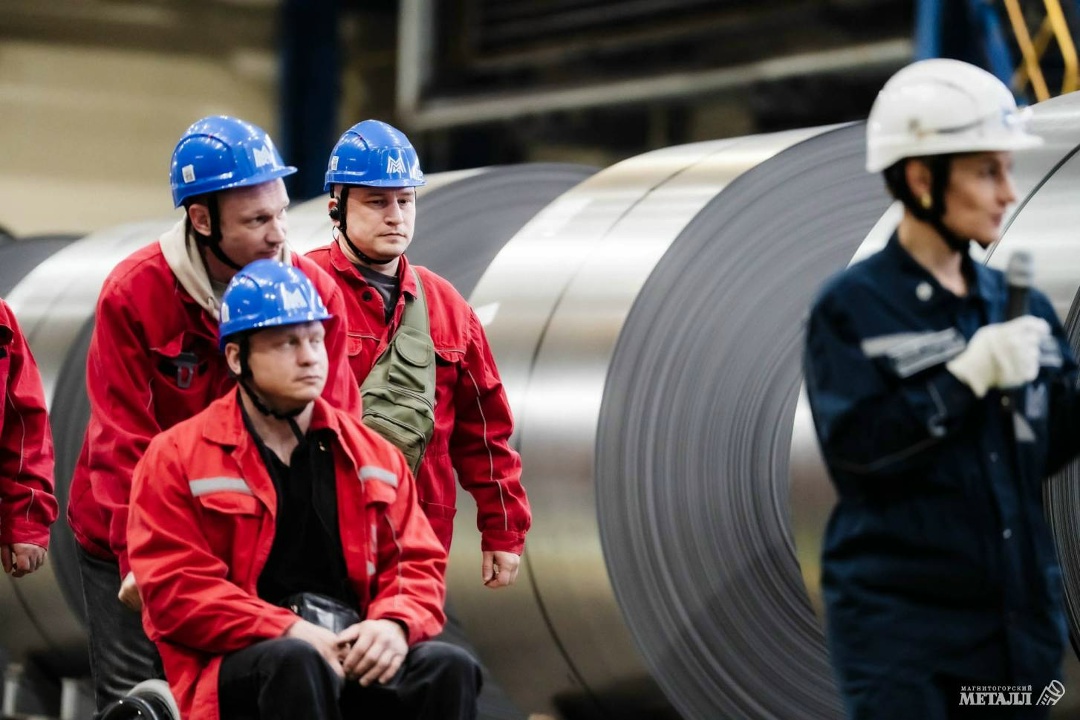 Металлургия, открытая для всех ММК совместно с фондом «Защитники Отечества» организовали экскурсию на промплощадку для ветеранов специальной военной операции…