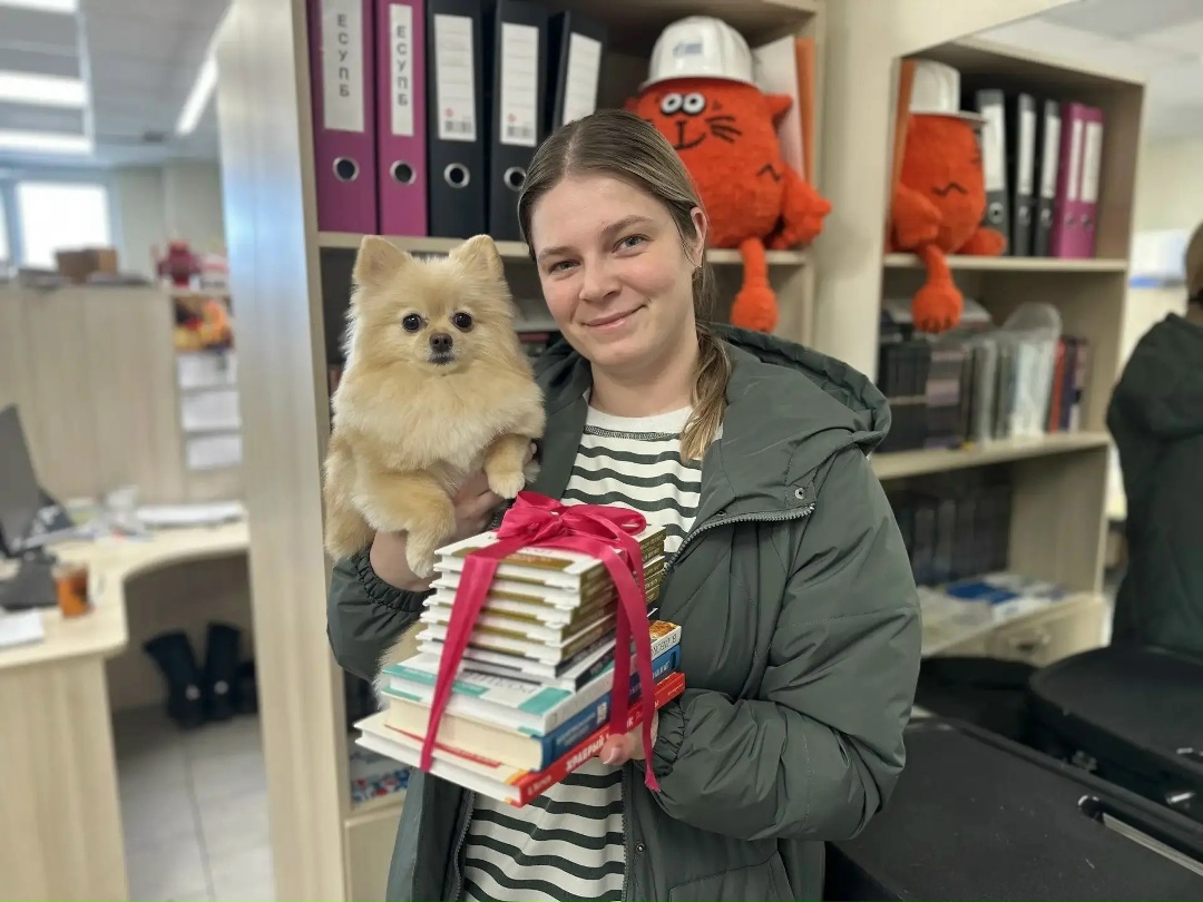 Волонтеры «Газпром переработка Благовещенск» подарили свыше 150 книг учащимся школ Свободного и Свободненского района