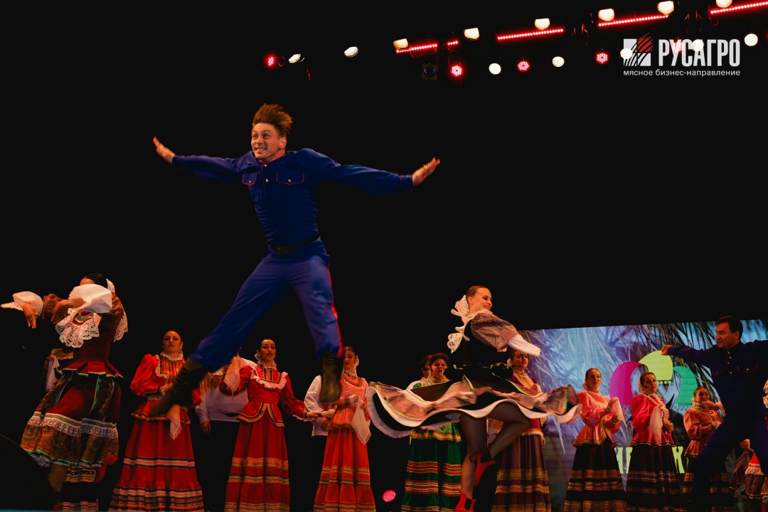 Этот день - не только про итоги. В сердце Тамбова прошла самая масштабная встреча Мясного бизнеса «Русагро» - День информирования. Главная тема встречи -…