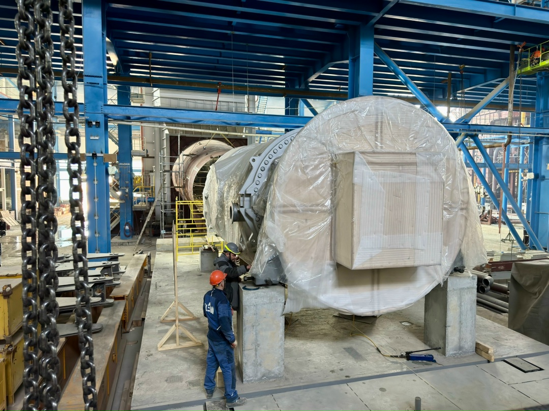 На строящейся Шкотовской ТЭЦ (Артёмовская ТЭЦ-2) установлена на фундамент вторая газовая турбина