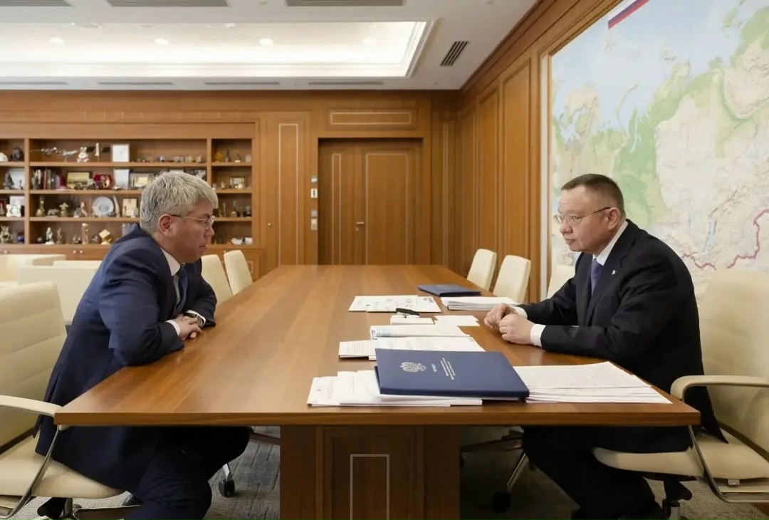 Глава Минстроя России Ирек Файзуллин провел рабочую встречу с Главой Республики Бурятия Алексеем Цыденовым