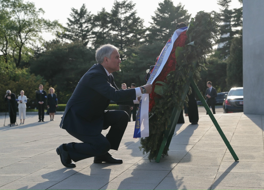 Председатель Государственной Думы Вячеслав Володин почтил память советских воинов, сражавшихся за освобождение Кореи от японского колониального господства в…