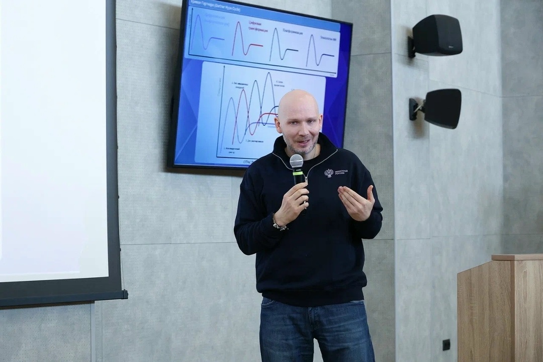В Великом Новгороде состоялось выездное мероприятие Молодёжного совета Минстроя России, реализованное в рамках серии межрегиональных встреч «Мост регионов»