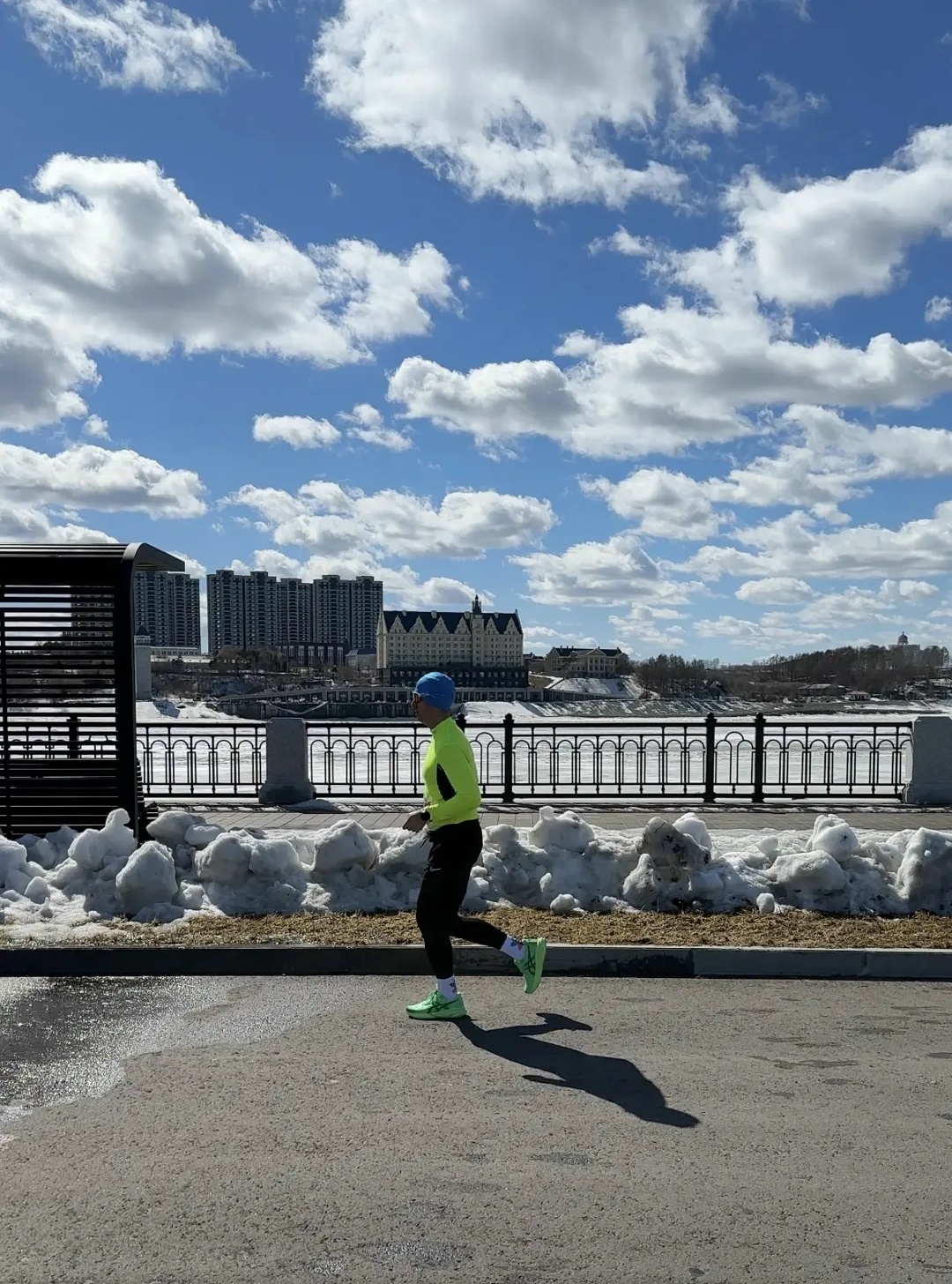 СПОРТИВНЫЙ АПРЕЛЬ ️«Дальневосточная сотка» и встречный ультрамарафон: амурские газопереработчики приняли участие в двух легкоатлетических забегах