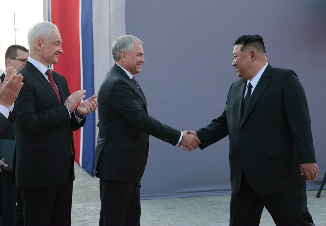 По поручению Президента России Вячеслав Володин в Пхеньяне принял участие в церемонии открытия Мемориального комплекса и Музея боевых подвигов героев…