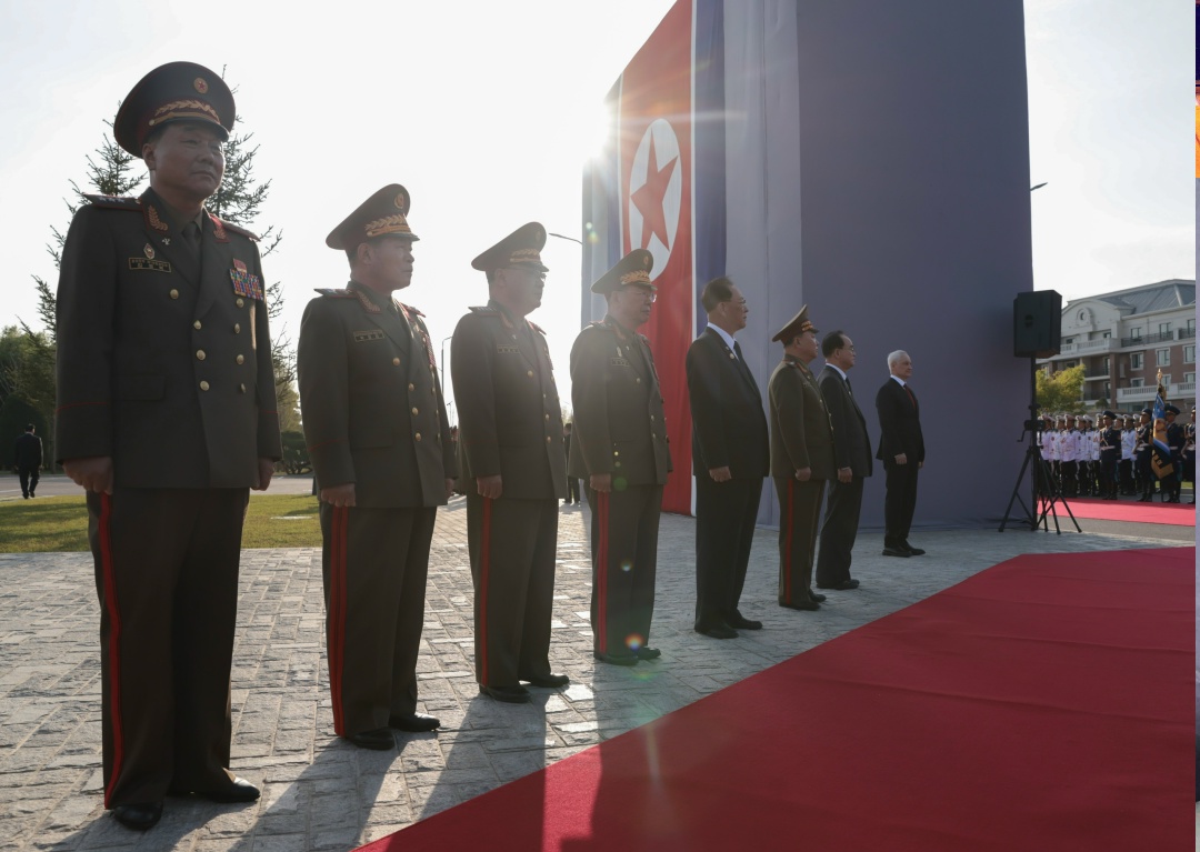 По поручению Президента России Вячеслав Володин в Пхеньяне принял участие в церемонии открытия Мемориального комплекса и Музея боевых подвигов героев…