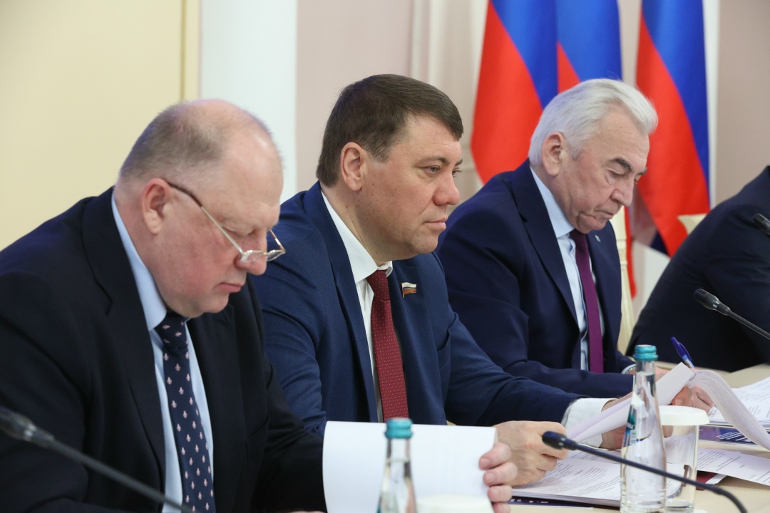 Сенаторы приняли участие в заседаниях комиссий Совета законодателей