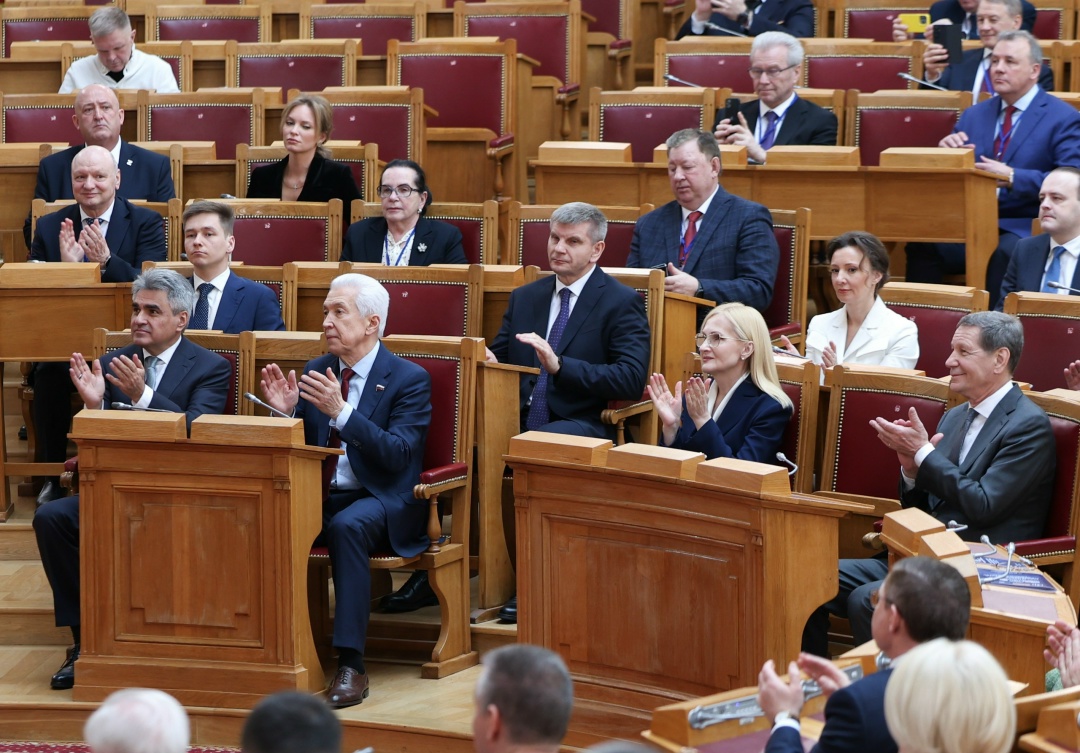 Выступление Владимира Путина на Совете Законодателей. Главное: