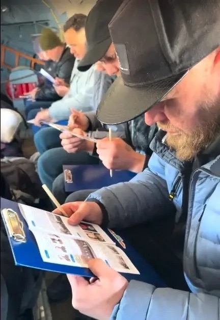 Эрудиция на высоте Нефтяники заполярных месторождений ЛУКОЙЛа в Тимано-Печоре отметили День вахтовика участием во всероссийской акции «Авиадиктант».