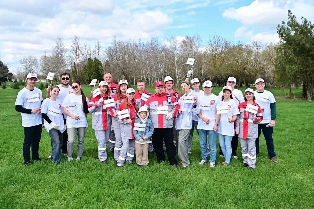 Город-сад К экопроекту «Создаём новый лес — 35 тысяч деревьев» подключились не только АЗС, но и промышленные предприятия Компании.