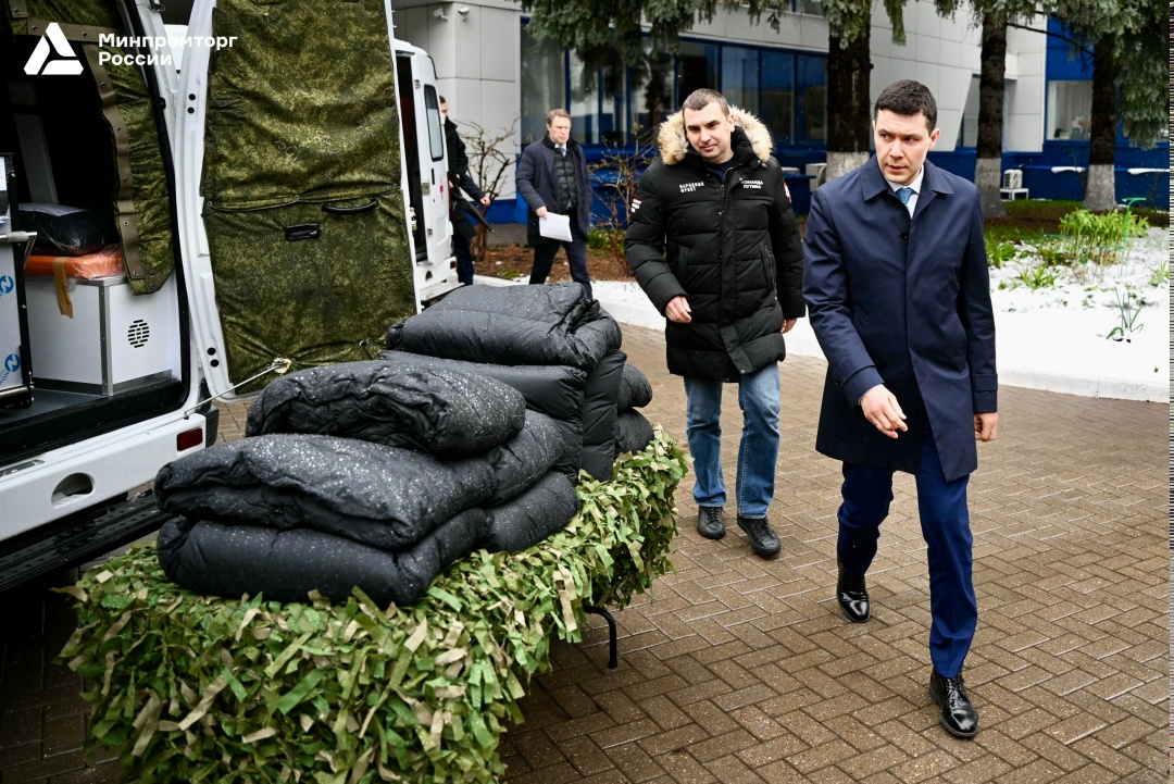 Правительство России и Народный Фронт передали медикам автомобили скорой помощи