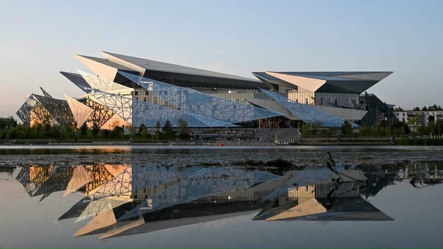 Современный мегаполис — сложный организм, где каждый элемент подчинён ритму большого города.