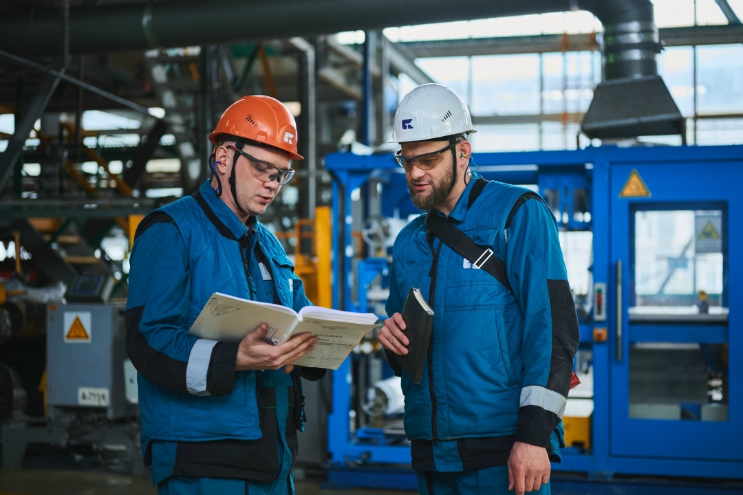 Рабочую неделю начинаем с Сергеем Парохонько — начальником установки выделения и сушки бутилкаучука производства СБК «Тольяттикаучук»